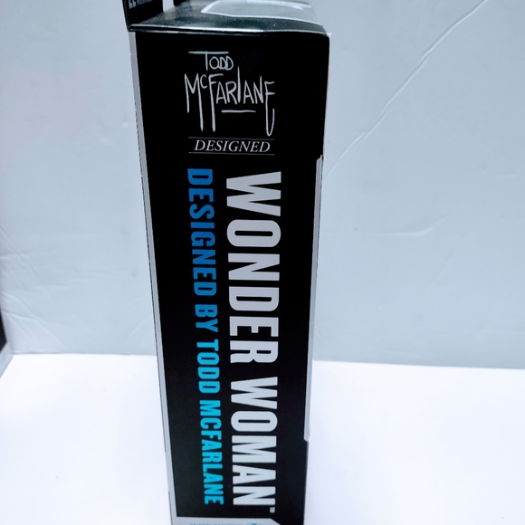 DC Multiverse Wonder Woman Gold Label - Picture 6 of 6